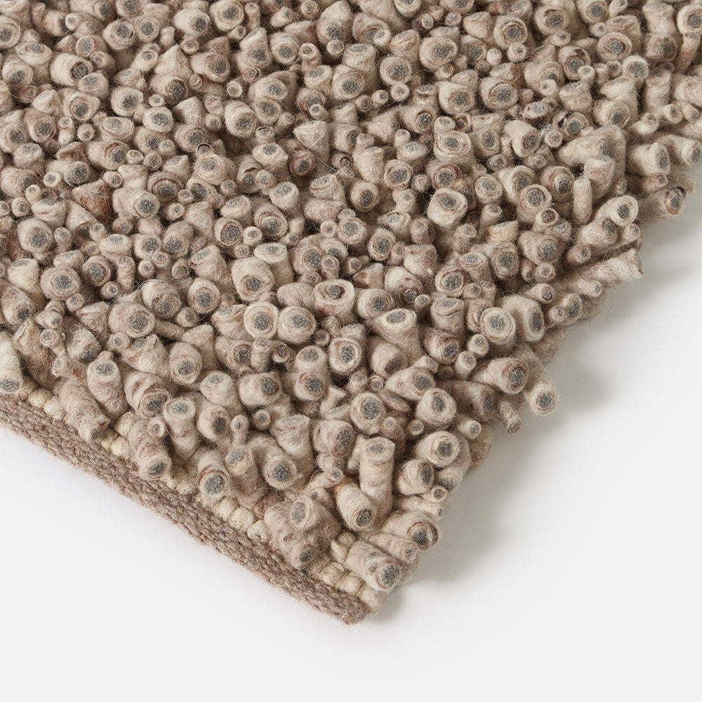 Alpine Field Wool rug in Driftwood