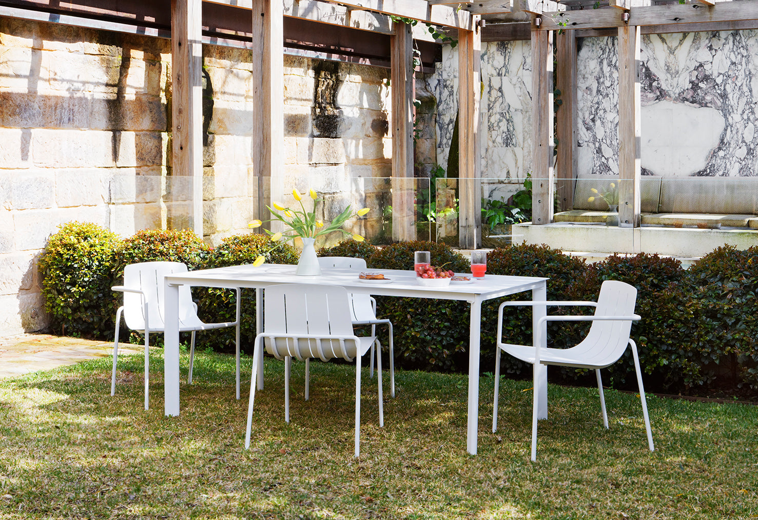 Estelle / Remy in White Set 2200 with 8 Chairs
