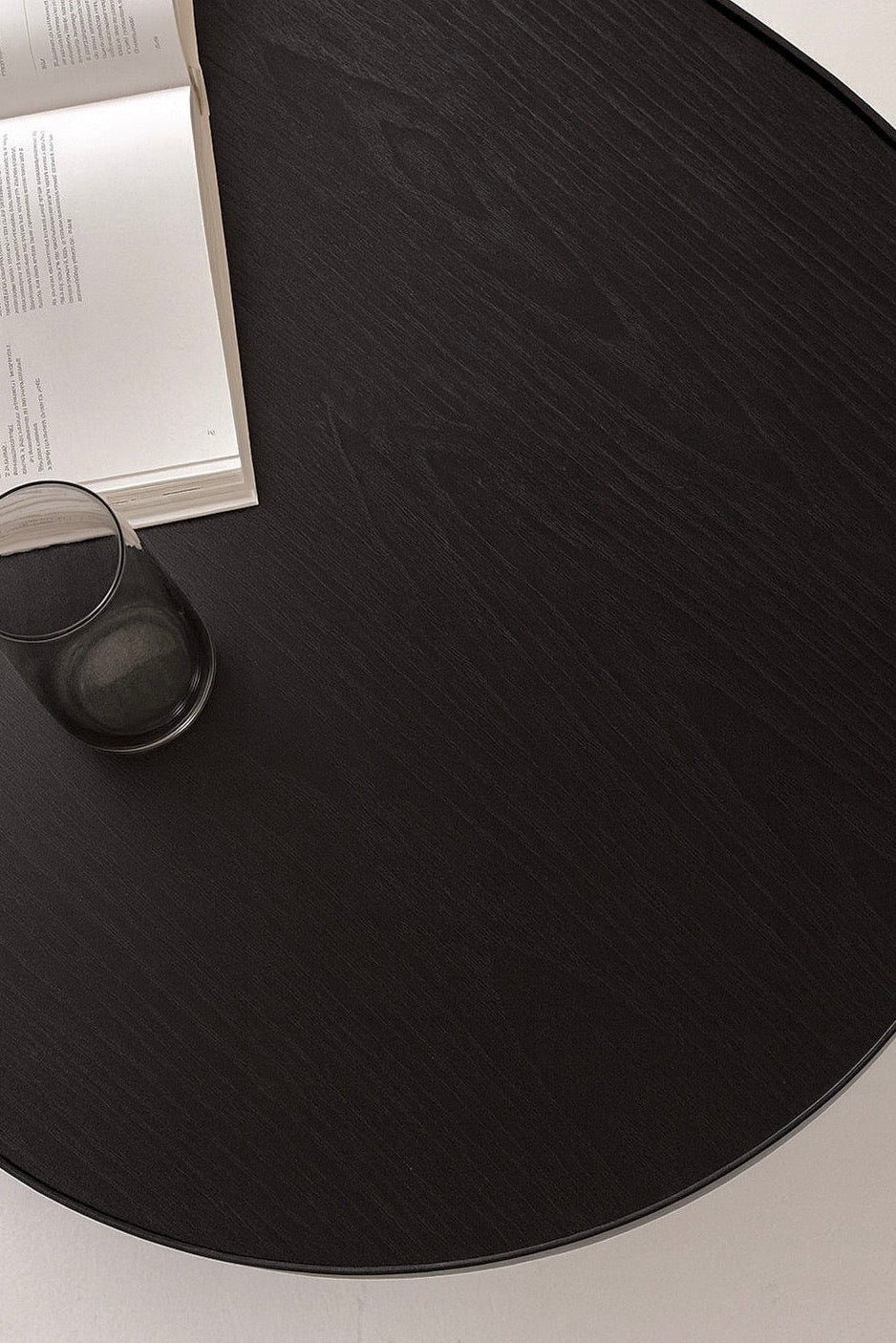 Rounded edged oval table in black